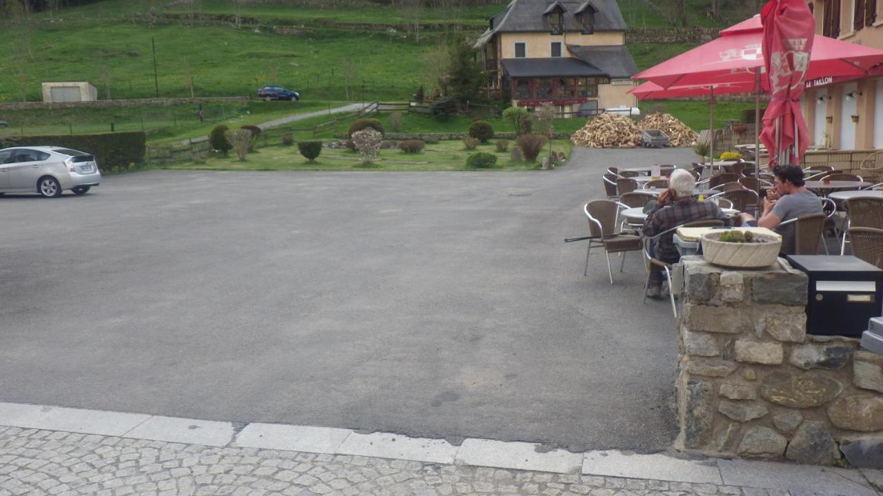 Le Taillon Hotel Gedre Exterior photo